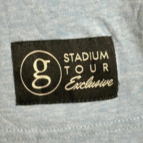 GARTH BROOKS ‼️OFFICIAL MERCH‼️ v-neck blue short sleeve t-shirt concert tour M - Picture 5 of 8